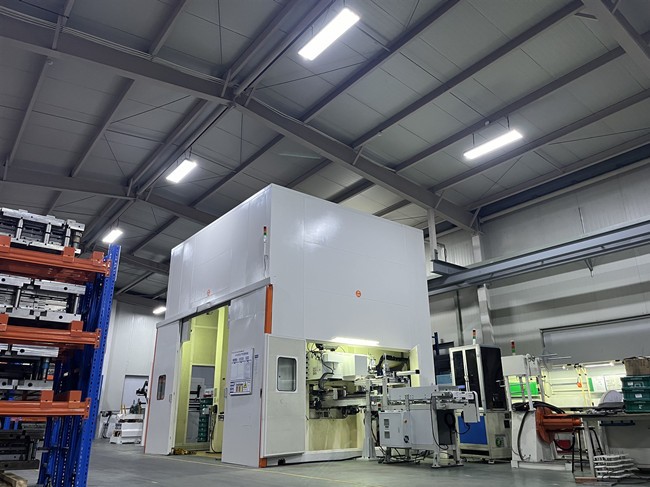 三次元機(jī)械手：驅(qū)動多工序沖壓自動化聯(lián)動的核心引擎